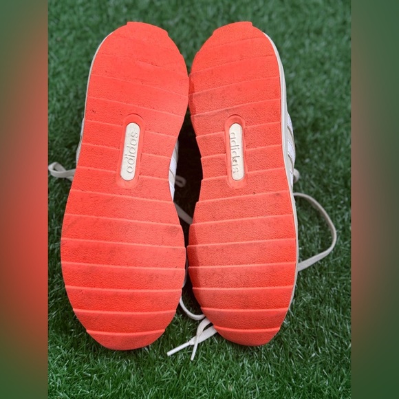Adidas
(WMNS) adidas Retrorun 'White Signal Coral' EH1858 Size 6.5 - Picture 3 of 8